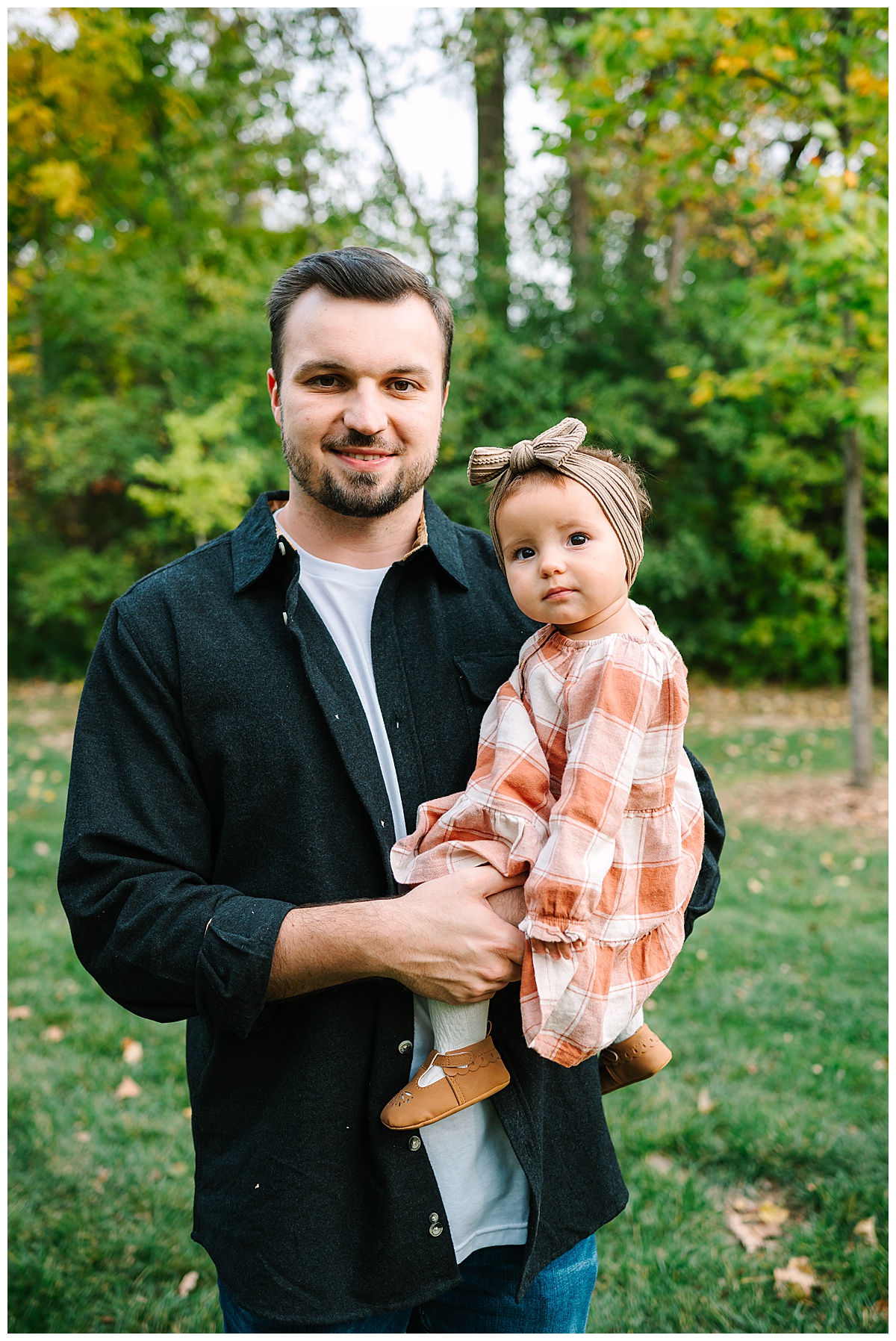 Dad holds daughter for Auburn Hills Lifestyle Photographer